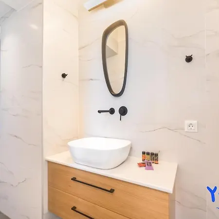 Yolo Almyrida (Crete)