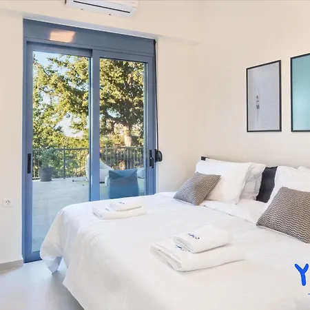 Yolo * Almyrida (Crete)