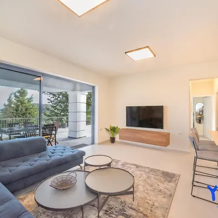 Villa Yolo