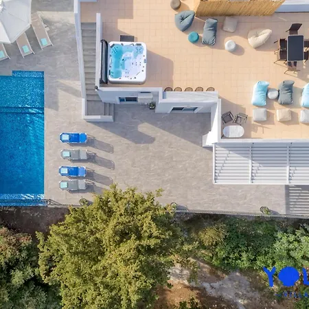 Yolo Villa Almyrida (Crete)